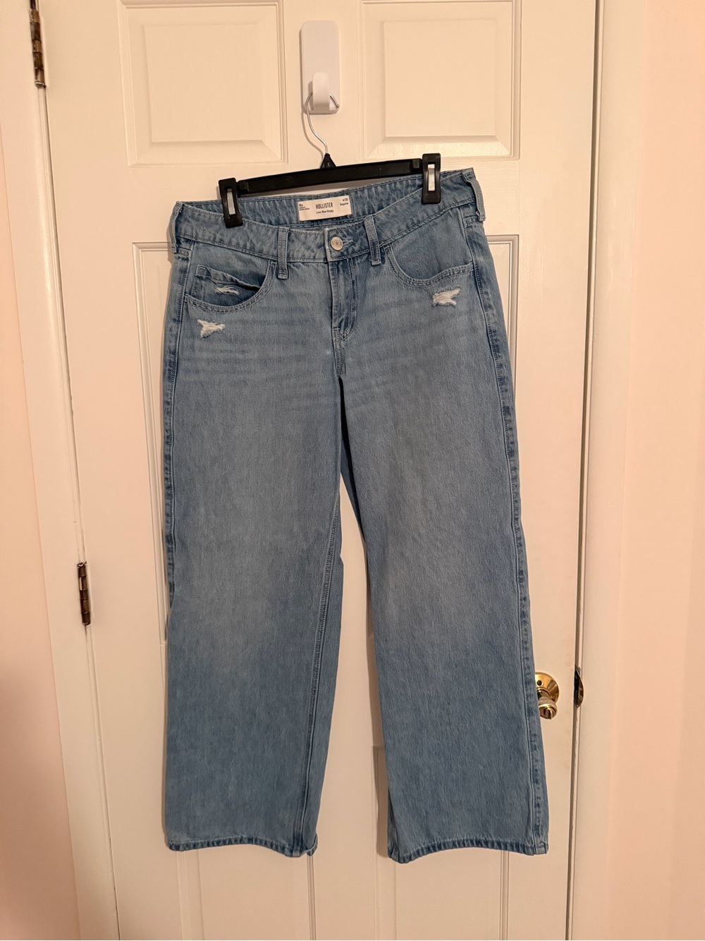 Hollister Light Blue Wide-Leg Jeans with Subtle Distress